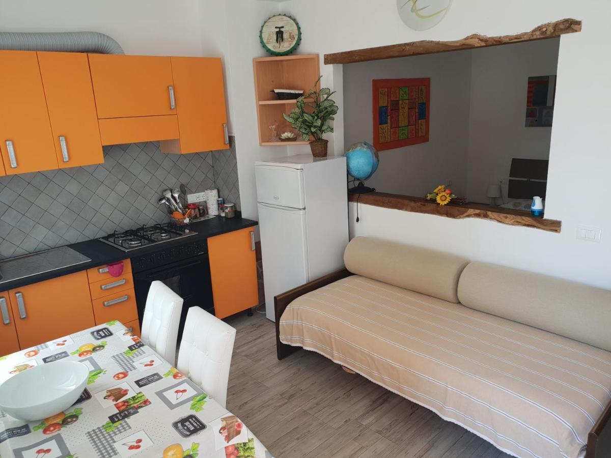 Casa Vacanze L'Agrifoglio Bed & Breakfast Magliolo Dış mekan fotoğraf