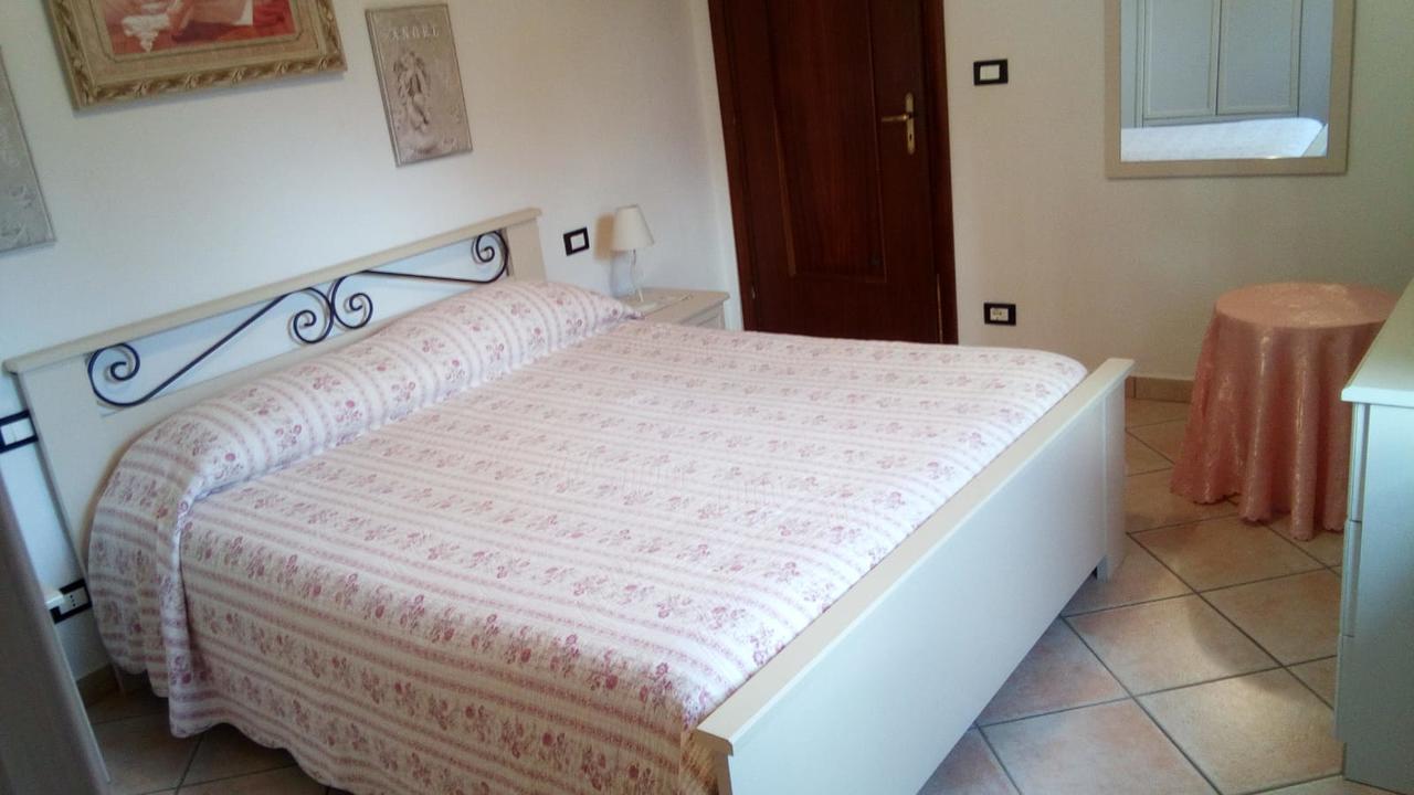 Casa Vacanze L'Agrifoglio Bed & Breakfast Magliolo Dış mekan fotoğraf